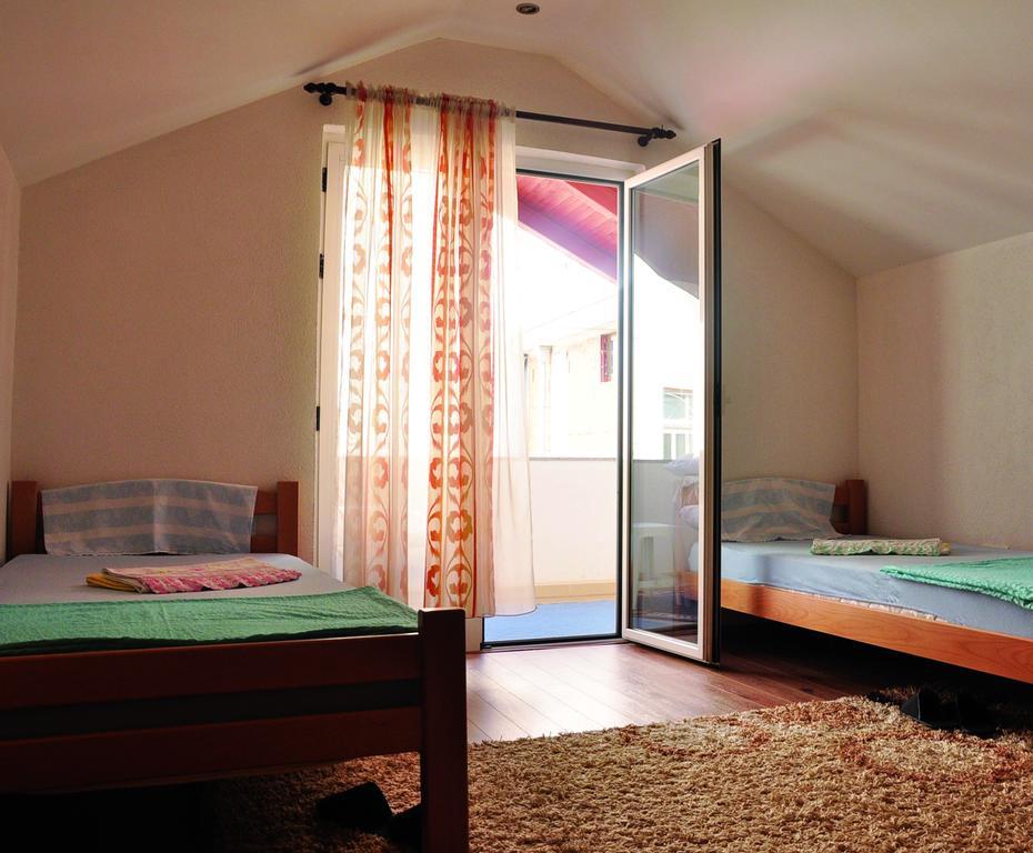 מוסטר Guest House Mirza מראה חיצוני תמונה